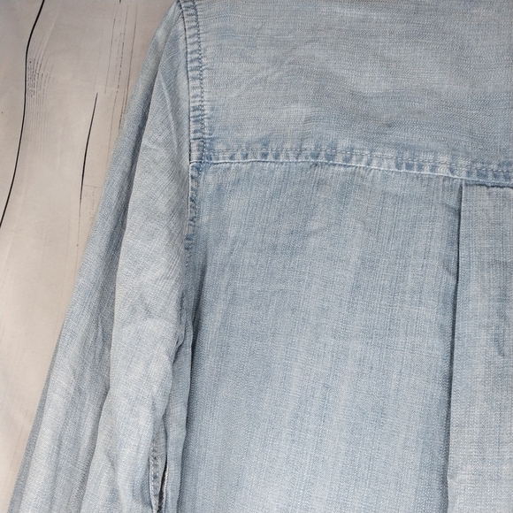Thread And Supply Chambray Light Blue Denim Button-Up Shirt NWT - Picture 16 of 16